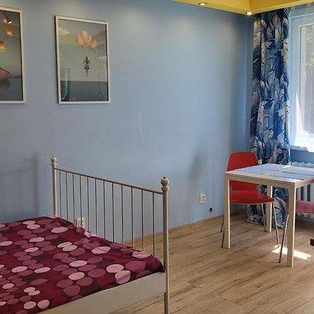 Studiospanie Studio Kapitana Z Balkonem Na Parterze Gdańsk Kültér fotó