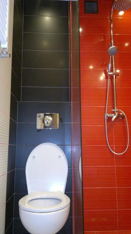 Studiospanie Studio Kapitana Z Balkonem Na Parterze Gdańsk Szoba fotó