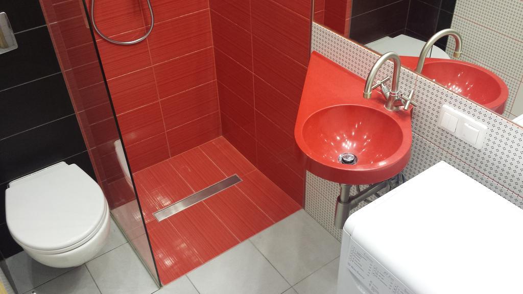 Studiospanie Studio Kapitana Z Balkonem Na Parterze Gdańsk Szoba fotó